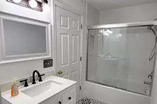 374 Stevenson Rd, New Haven, CT 06515 - Photo 11