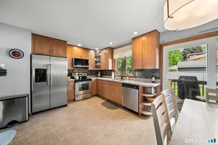 20 Partridge Ct, Windsor Locks, CT 06096 - Photo 9