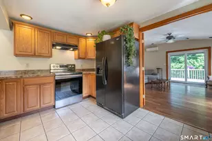 113 Regan Rd, Vernon, CT 06066 - Photo 7