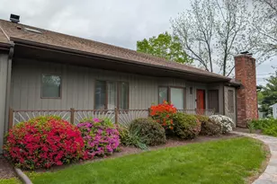 31 Pole Bridge Rd, Newtown, CT 06482 - Photo 1