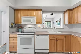 11 Willow Ln, Avon, CT 06001 - Photo 19