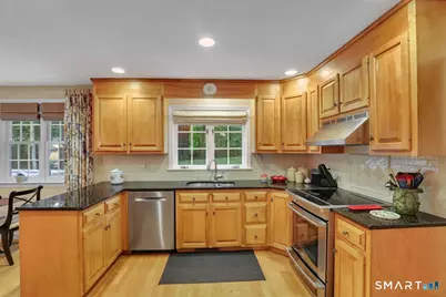 11 Dunne Wood Court, Farmington, CT 06085 - Photo 9