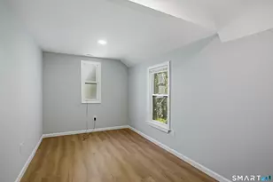 11 Bell St, Bridgeport, CT 06610 - Photo 15