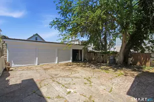 11 Bell St, Bridgeport, CT 06610 - Photo 19