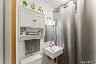 16 Nutmeg Ave, Enfield, CT 06082 - Photo 11