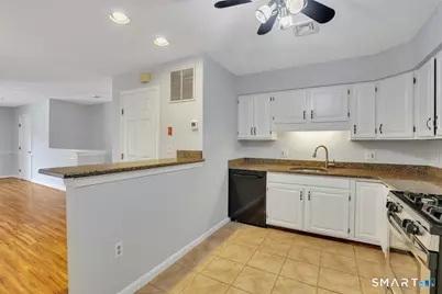 204 Ashmead Commons #204, Enfield, CT 06082 - Photo 7