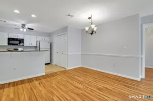 204 Ashmead Cmns, Enfield, CT 06082 - Photo 5