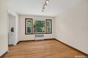 659 W Woods Rd, Hamden, CT 06518 - Photo 7