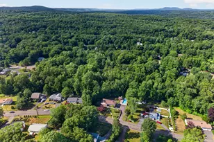 659 W Woods Rd, Hamden, CT 06518 - Photo 33