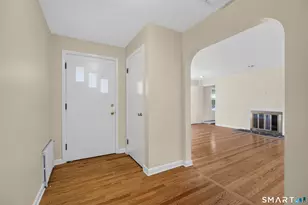 659 W Woods Rd, Hamden, CT 06518 - Photo 3