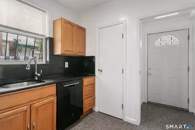 372 Dover Street, Bridgeport, CT 06610 - Photo 15