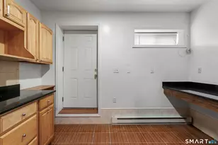 372 Dover St, Bridgeport, CT 06610 - Photo 17
