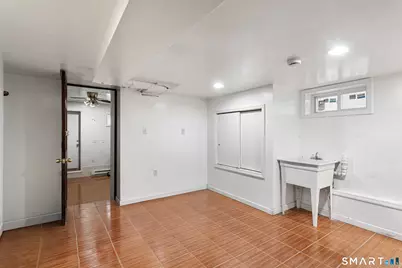 372 Dover Street, Bridgeport, CT 06610 - Photo 31