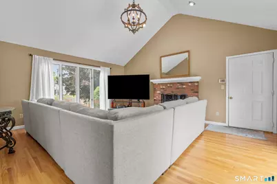 32 Justine Drive, North Haven, CT 06473 - Photo 17