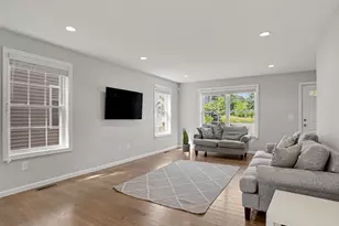 42 Chestnut St, Bethel, CT 06801 - Photo 3