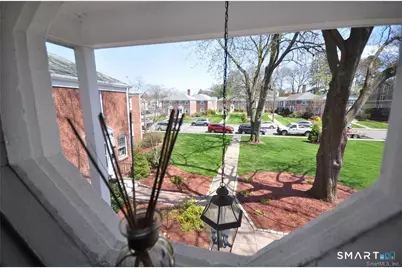 53 Robin Road #B1, West Hartford, CT 06119 - Photo 3