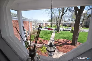53 Robin Rd, West Hartford, CT 06119 - Photo 3