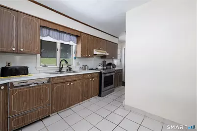 33 Maplewood Street, Waterbury, CT 06708 - Photo 5