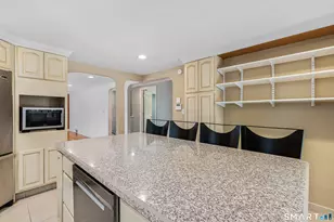 75 Peterson Ave, Waterbury, CT 06705 - Photo 9