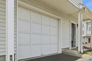 11 Mannions Ln, Danbury, CT 06810 - Photo 3