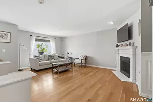11 Mannions Ln, Danbury, CT 06810 - Photo 7