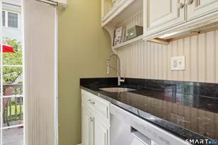 11 Mannions Ln, Danbury, CT 06810 - Photo 15