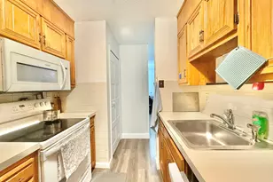 34 A Padanaram Rd, Danbury, CT 06811 - Photo 3