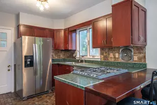 28 Whiting Ln, West Hartford, CT 06119 - Photo 7
