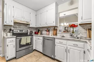462 Glendale Ave, Bridgeport, CT 06606 - Photo 9