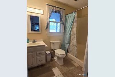35 Maple Avenue, Enfield, CT 06082 - Photo 9