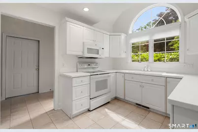 20 Carrie Circle, Fairfield, CT 06825 - Photo 13