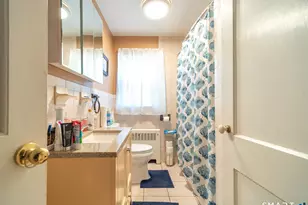 25 Oakwood St, Bridgeport, CT 06606 - Photo 17