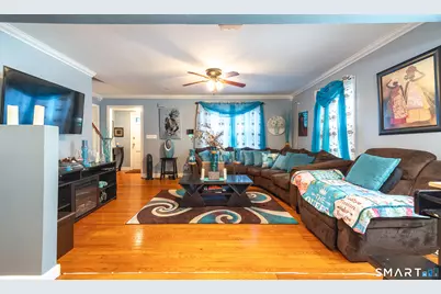 25 Oakwood Street, Bridgeport, CT 06606 - Photo 3