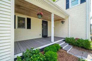 137 Mohawk Dr, West Hartford, CT 06117 - Photo 3