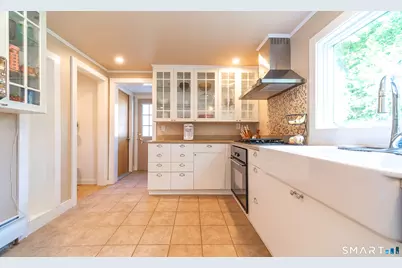 137 Mohawk Drive, West Hartford, CT 06117 - Photo 19