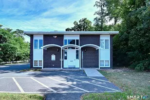 21 Middle Tpke E, Manchester, CT 06040 - Photo 1