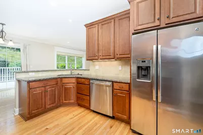 16 Carson Way, Simsbury, CT 06070 - Photo 9