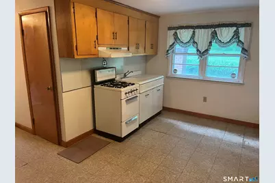 32 Homestead Avenue, Derby, CT 06418 - Photo 13