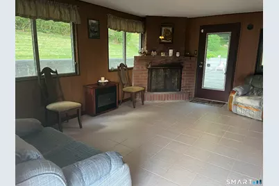 32 Homestead Avenue, Derby, CT 06418 - Photo 15