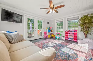 12 Iroquois Rd, West Hartford, CT 06117 - Photo 21