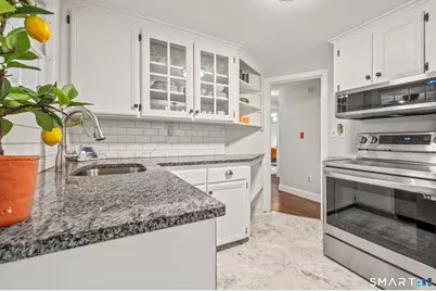 12 Iroquois Road, West Hartford, CT 06117 - Photo 9