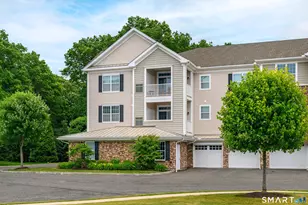 832 Brookside Ct, Newtown, CT 06470 - Photo 3