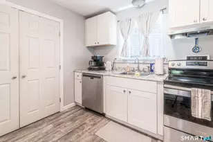 11 Cedarbrook Townhouse, Brookfield, CT 06804 - Photo 5