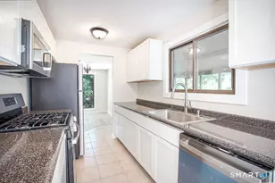 8 Laurel Ln, Avon, CT 06001 - Photo 9