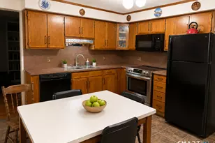 1080 Hoop Pole Rd, Guilford, CT 06437 - Photo 7