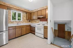 8 Stanwick Cir, Stamford, CT 06905 - Photo 9