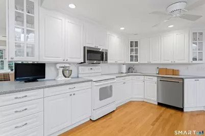 84 University Drive, Fairfield, CT 06824 - Photo 13