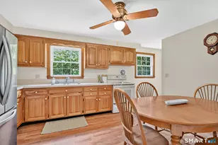 296 Phoenix St, Vernon, CT 06066 - Photo 7