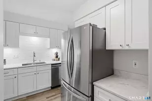 49 Bay Path Way, Branford, CT 06405 - Photo 11