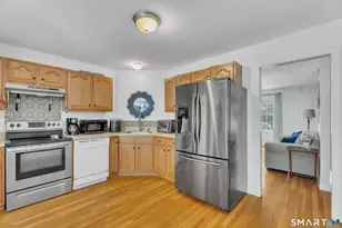 166 Hamden Ave, Waterbury, CT 06704 - Photo 11